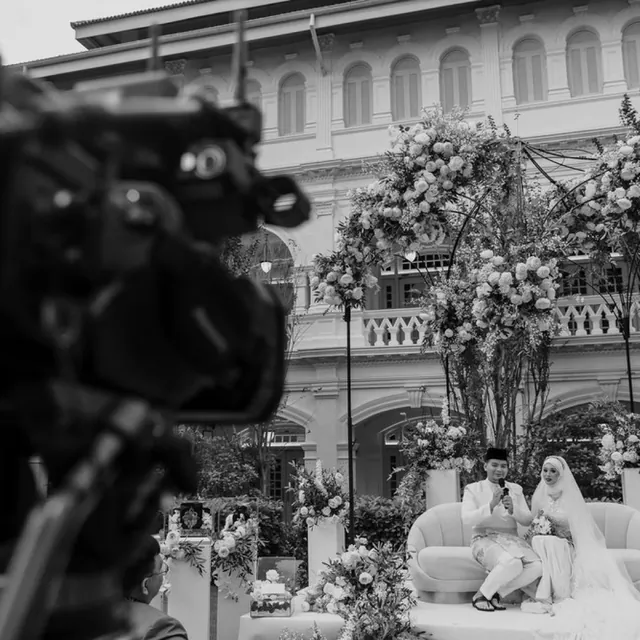 Colossal Weddings gallery image 3